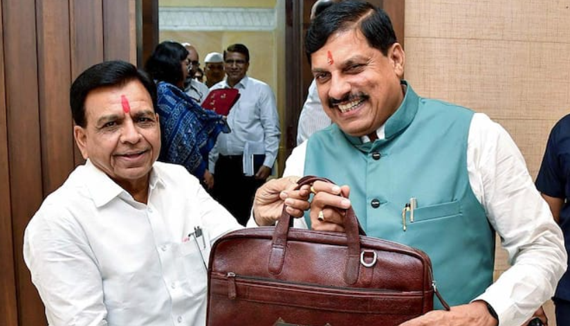 Finance Minister Jagdish Deora presented a budget of Rs 3.65 lakh crore.
