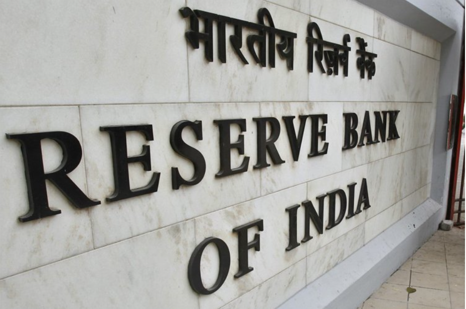 RBI cancels licence of Uravakonda Co-Operative Town Bank Ltd., Andhra Pradesh.