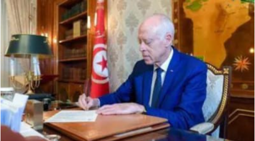 Tunisian President Appoints Kamel Madouri as Prime Minister, Replacing Ahmed Hachani.
