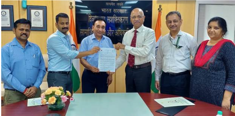 ISLRTC and AWES Sign MoU to Promote Indian Sign Language.
