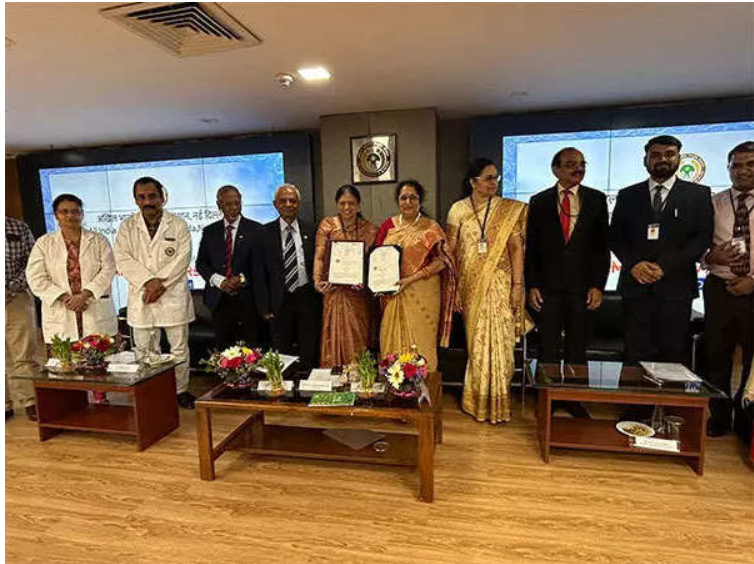 AIIA Signs MoU with Amity University to Enhance Ayurvedic Research and Education"
