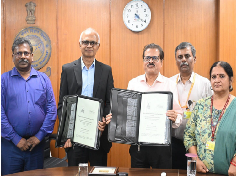 Reliance Foundation Signs MoU with IMD to Provide Weather Information to Vulnerable Communities.
