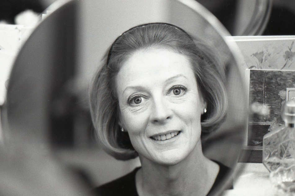 Maggie Smith, Renowned Actress of ‘Downton Abbey’ and ‘Harry Potter,’ Dead at 89.
