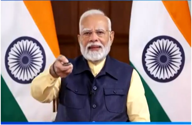 PM modi inaugurates and lays foundation for projects worth over ₹11,200 crore in Maharashtra.
