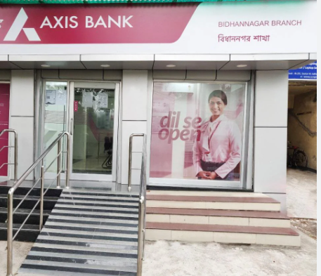 Mintoak and Axis Bank Join Forces to Empower SMEs with Merchant Payments and Business Solutions.