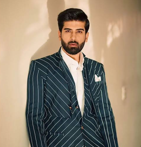 Indian actor Darasing Khurana honored with the Mahatma Gandhi Leadership Award in the UK.
