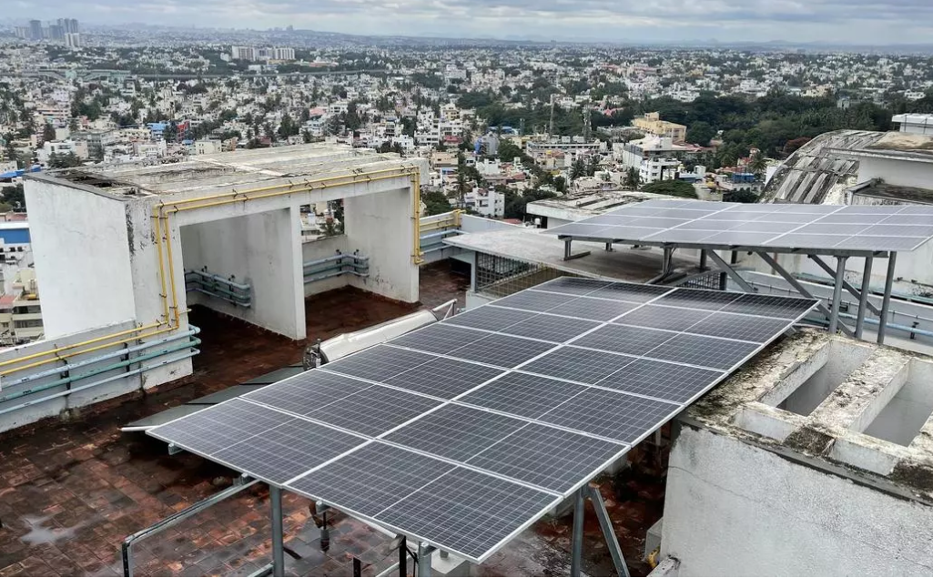 PM Surya Ghar: Muft Bijli Yojana - Gujarat, Maharashtra, and Uttar Pradesh Lead in Rooftop Solar Installations.