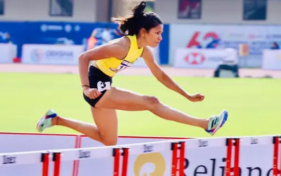 Indian athlete Jyothi Yarraji sets a new national record in the 60m hurdles.