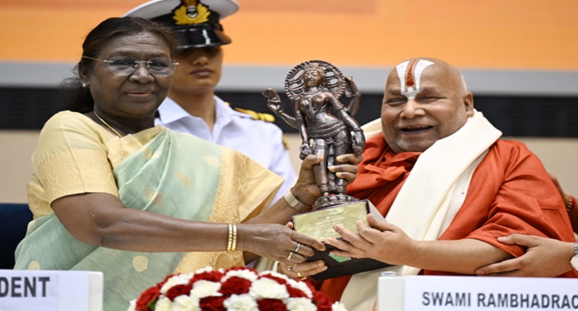 President Droupadi Murmu Confers 58th Jnanpith Award on Gulzar and Jagadguru Rambhadracharya.