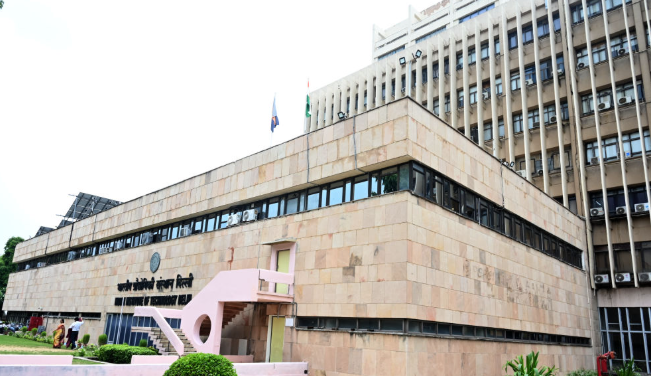 QS World University Rankings 2026: IIT Delhi Tops Among Indian Institutes; MIT Secures Global 1st Spot.