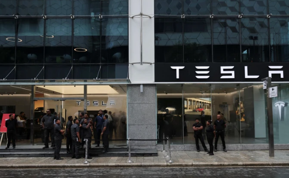 Tesla Opens First India Showroom at Mumbai’s Bandra Kurla Complex (BKC) with Model Y Launch.
