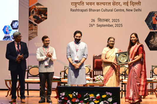 President Droupadi Murmu Presents National Geoscience Awards 2024 at Rashtrapati Bhavan.