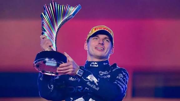 Max Verstappen wins the 2025 Las Vegas Grand Prix.