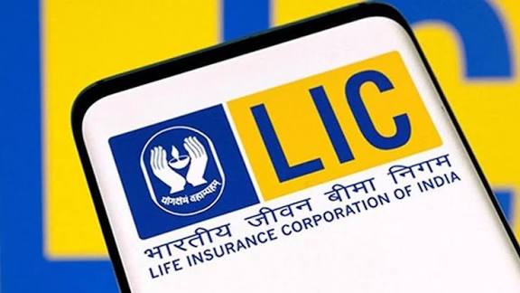 Government Grants LIC Time till 2032 to Achieve 25% Public Shareholding.